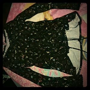 Slightly cropped long sleeved shirt